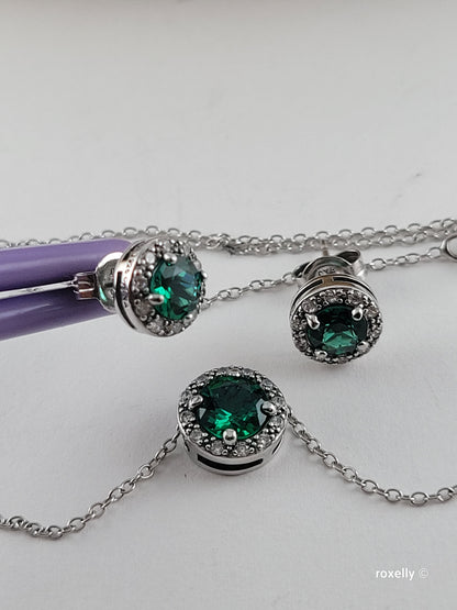 ❤️925 Beautiful Sterling Silver With Green and White Cubic Zirconia Necklace and Earrings Set!