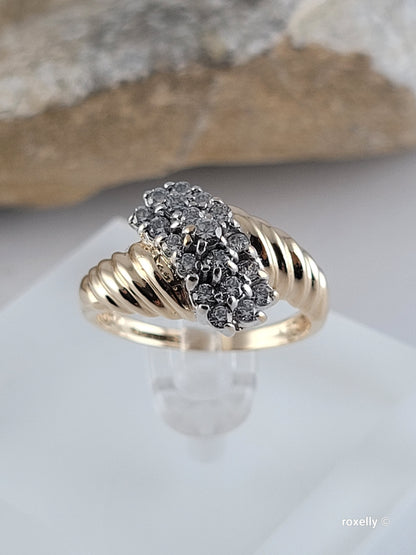 ❤️10k Size 6.75 Beautiful Solid Yellow Gold Cubic Zirconia Pattern Ring!