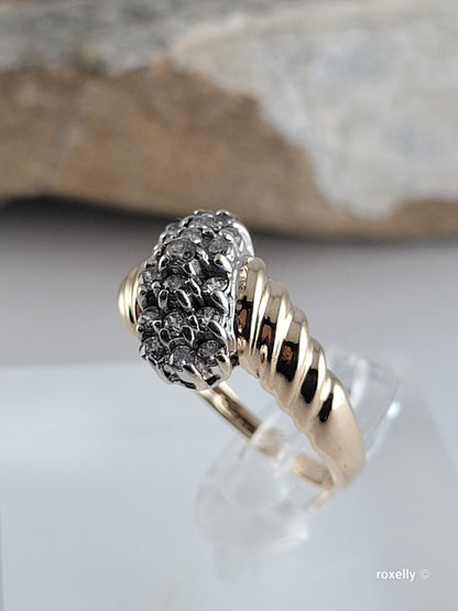 ❤️10k Size 6.75 Beautiful Solid Yellow Gold Cubic Zirconia Pattern Ring!