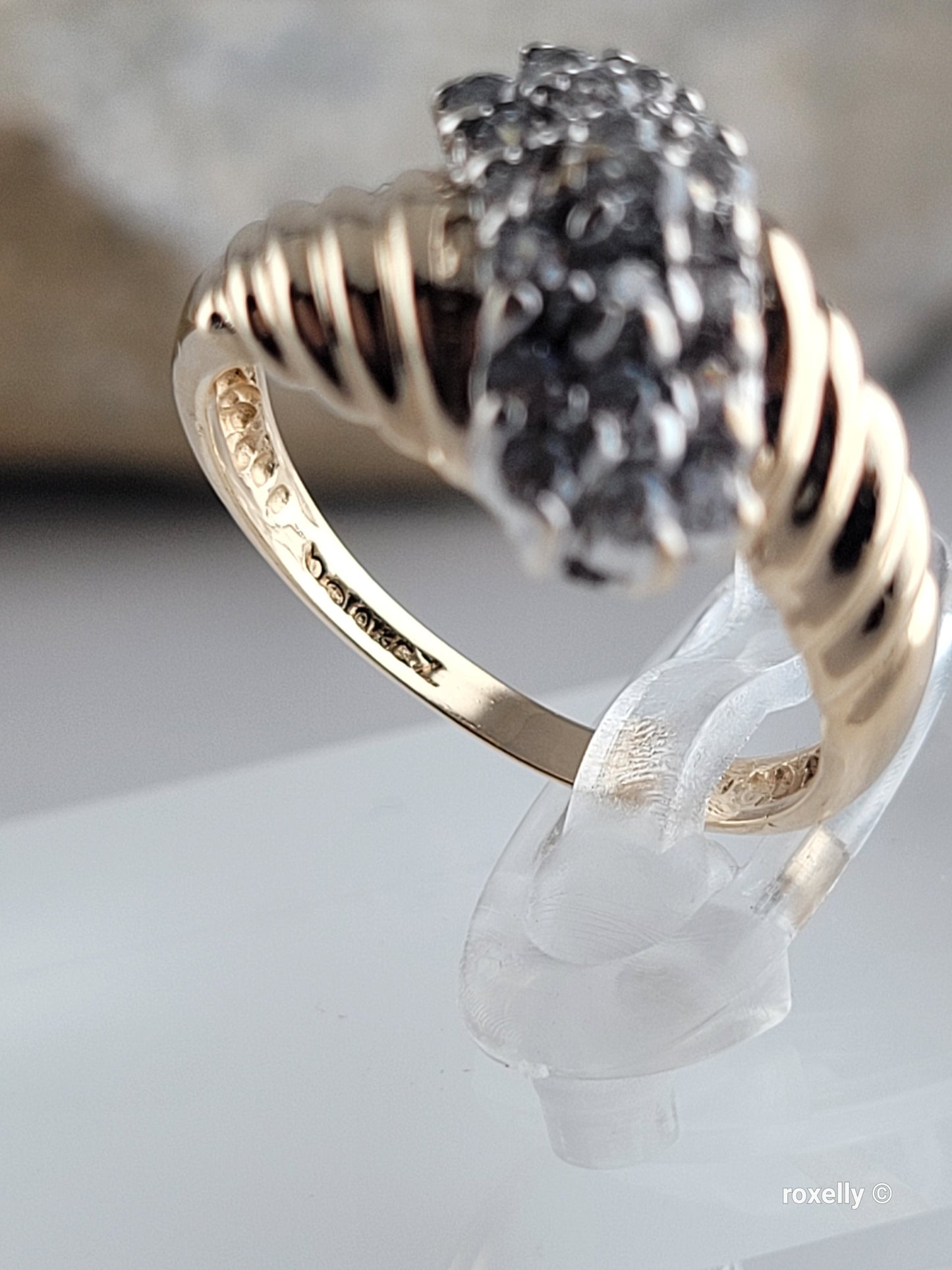 ❤️10k Size 6.75 Beautiful Solid Yellow Gold Cubic Zirconia Pattern Ring!