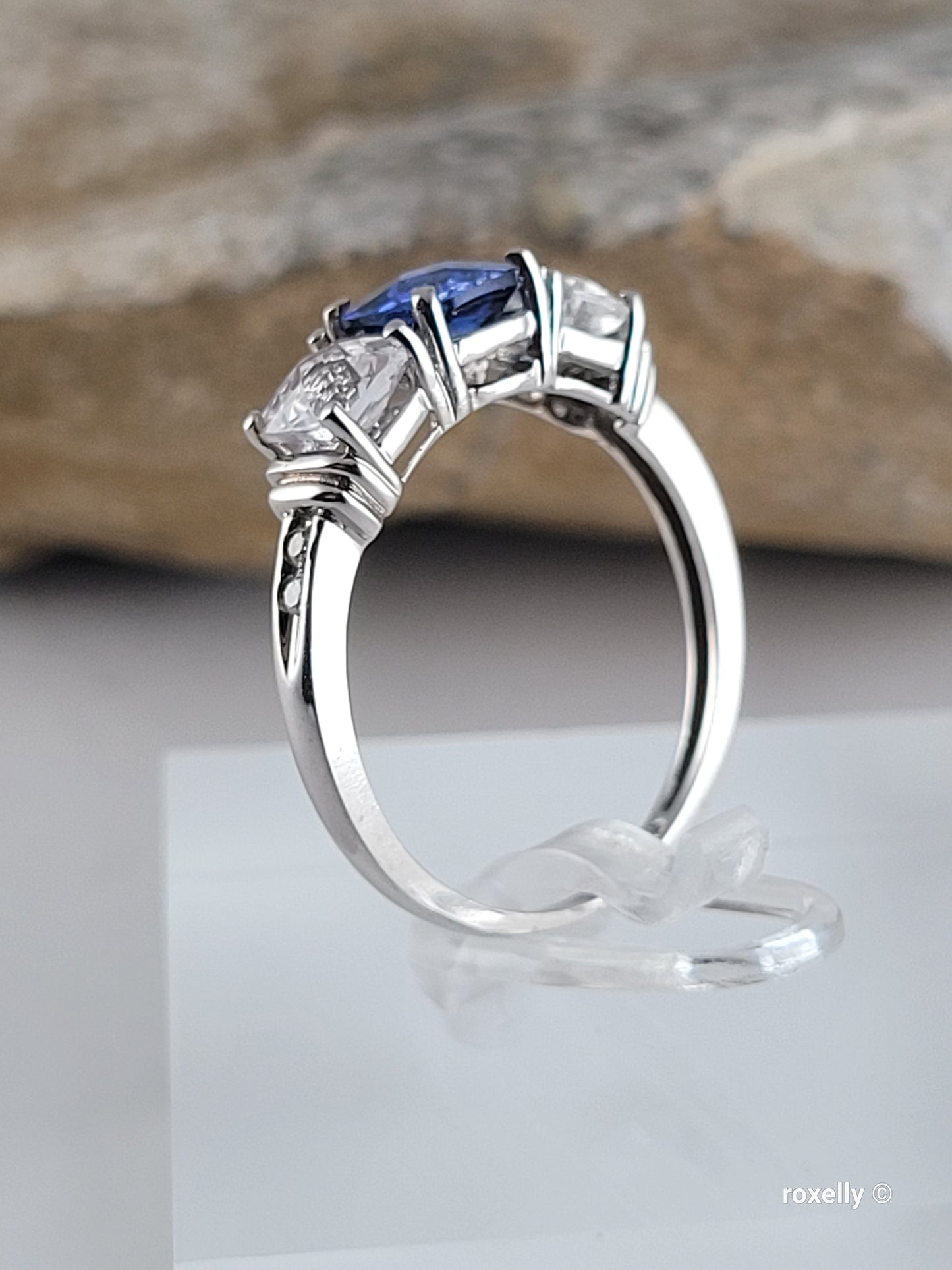 ❤️10k Size 8 Fancy Solid White Gold Sapphire and White Topaz Ring!