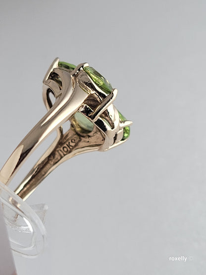 ❤️10k Size 7.75 Beautiful Solid Yellow Gold Peridot Ring!