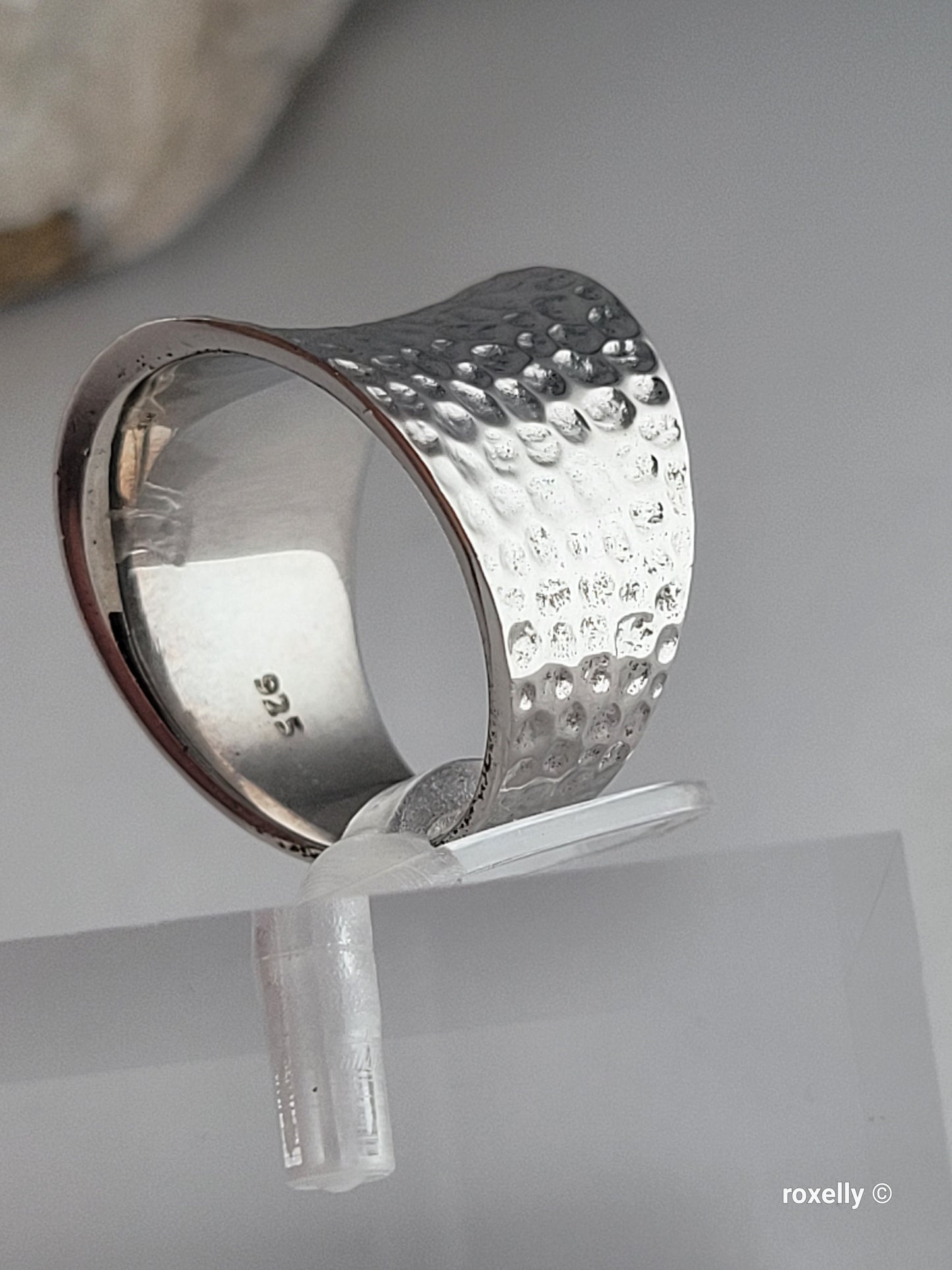 ❤️925 Size 6.25 Beautiful Sterling Silver Hammered Design Ring!