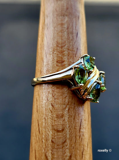 ❤️10k Size 7.75 Beautiful Solid Yellow Gold Peridot Ring!