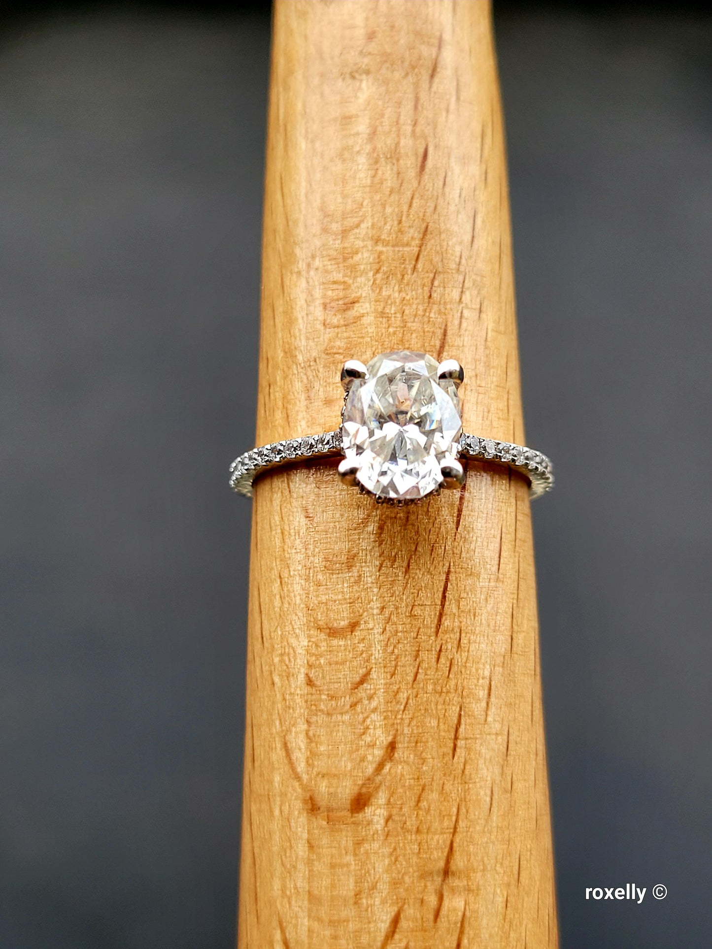 ❤️14k Size 8.5 Precious Solid White Gold Moissanite and Quartz Ring!