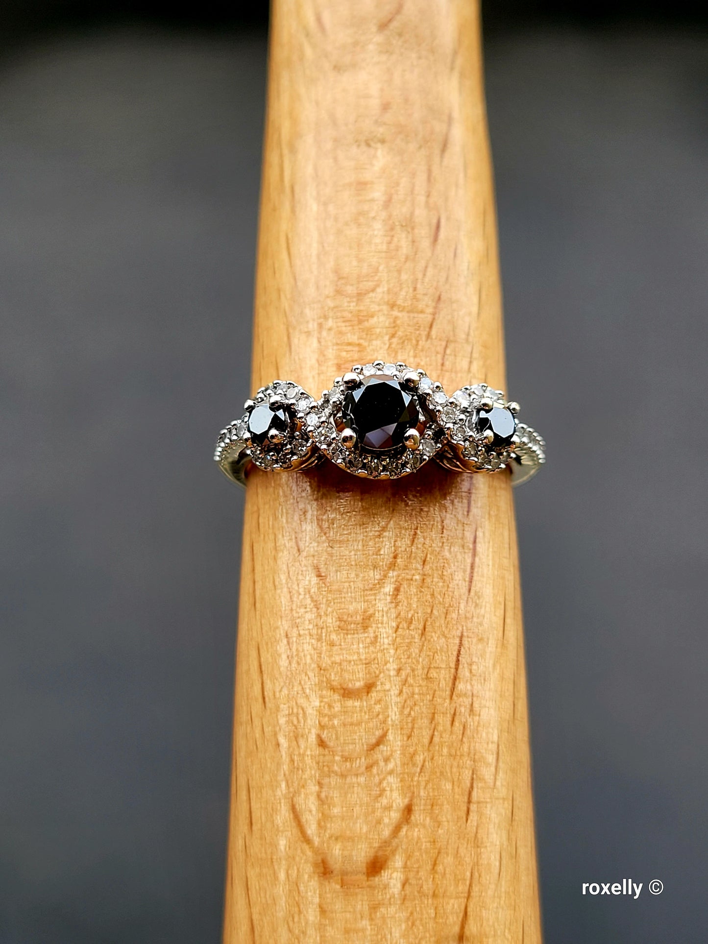 ❤️10k Size 7.75 Gorgeous Solid White Gold Black and White Diamond Ring!