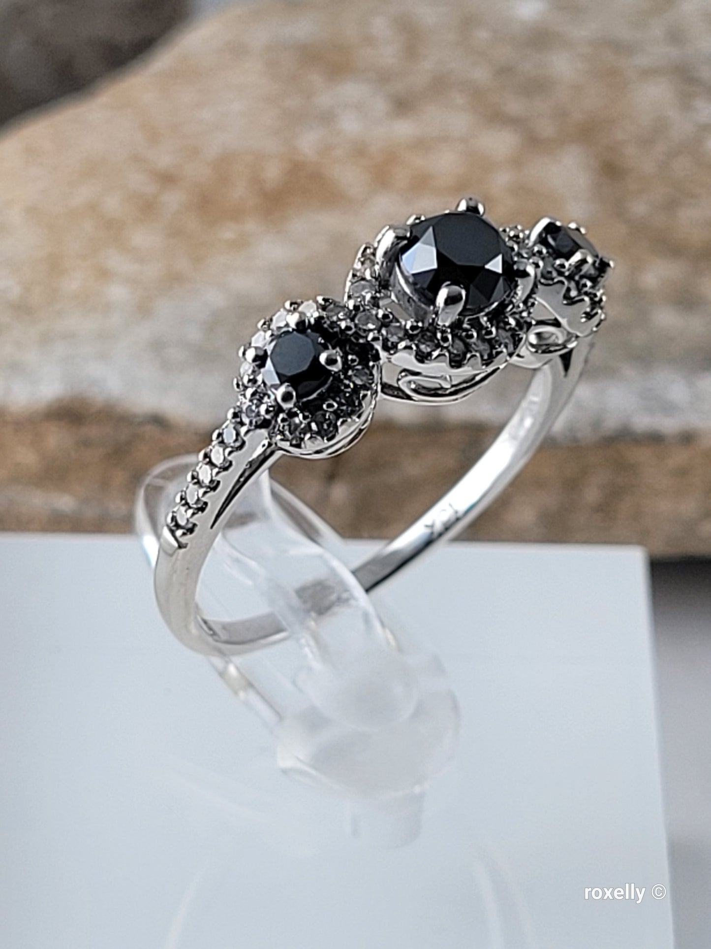 ❤️10k Size 7.75 Gorgeous Solid White Gold Black and White Diamond Ring!