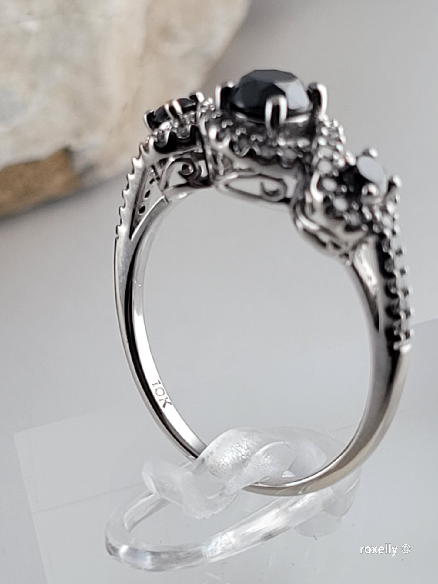 ❤️10k Size 7.75 Gorgeous Solid White Gold Black and White Diamond Ring!