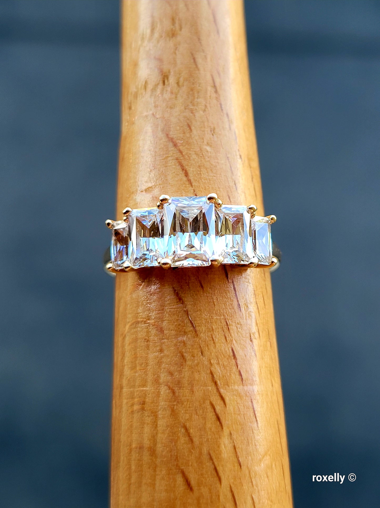 ❤️14k Size 7 Amazing Solid Yellow Gold Cubic Zirconia Ring!