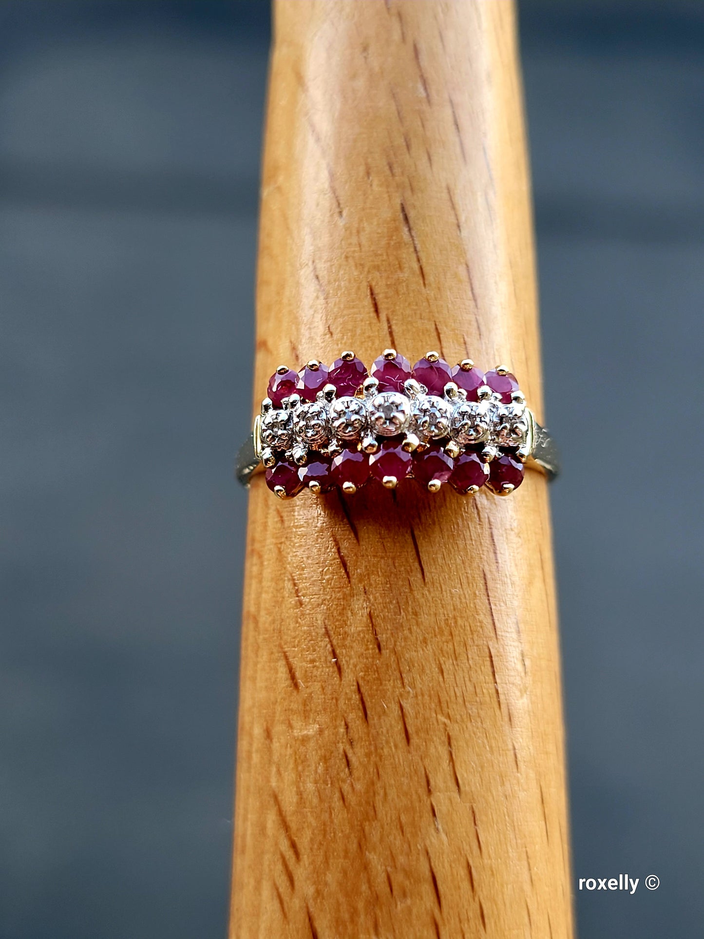 ❤️10k Size 7.5 Beautiful Solid Yellow Gold Ruby and Genuine Diamond Ring!