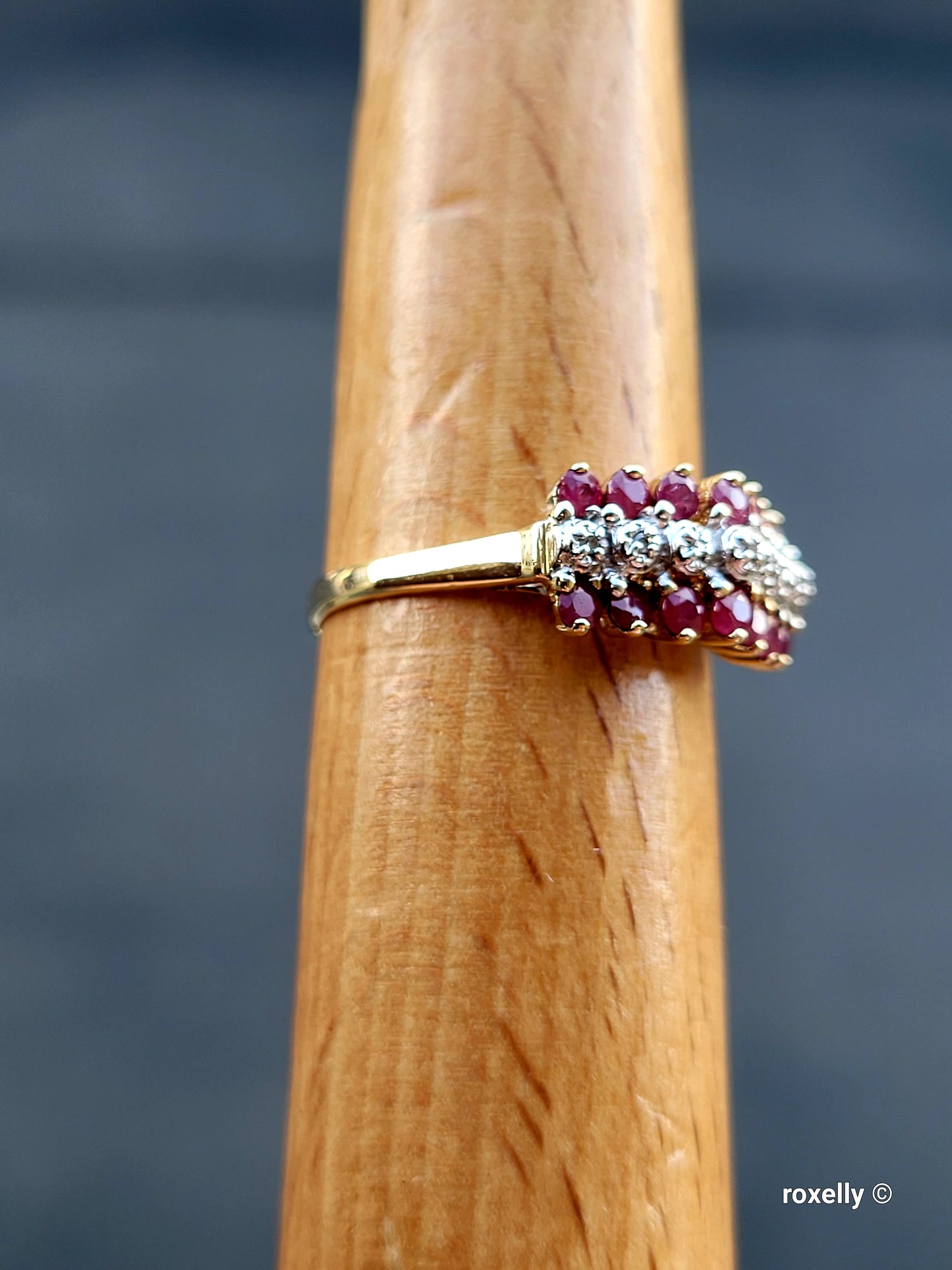 ❤️10k Size 7.5 Beautiful Solid Yellow Gold Ruby and Genuine Diamond Ring!