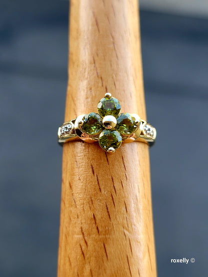 ❤️10k Size 6.5 Precious Solid Yellow Gold Peridot and Diamond Ring!