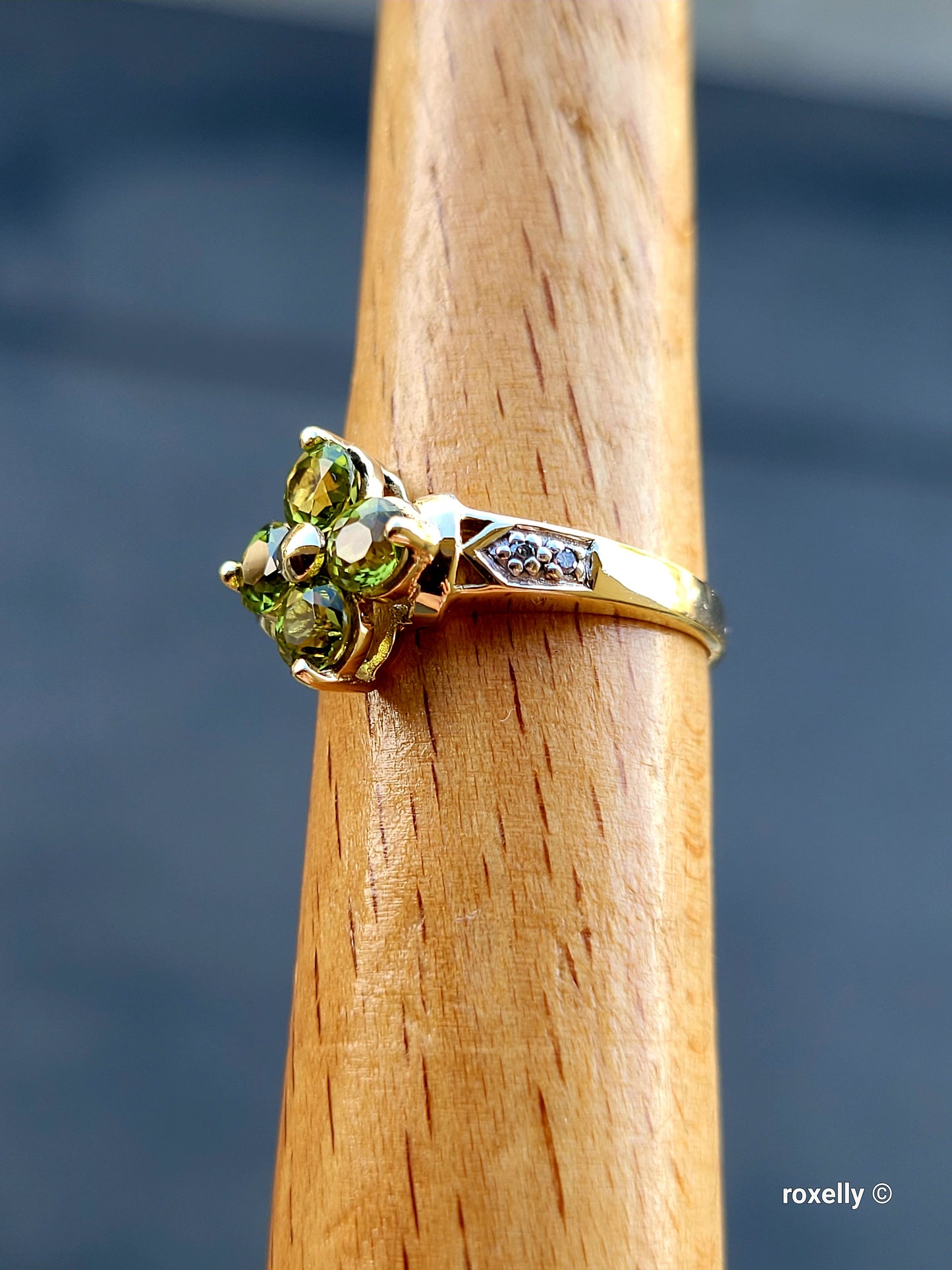 ❤️10k Size 6.5 Precious Solid Yellow Gold Peridot and Diamond Ring!