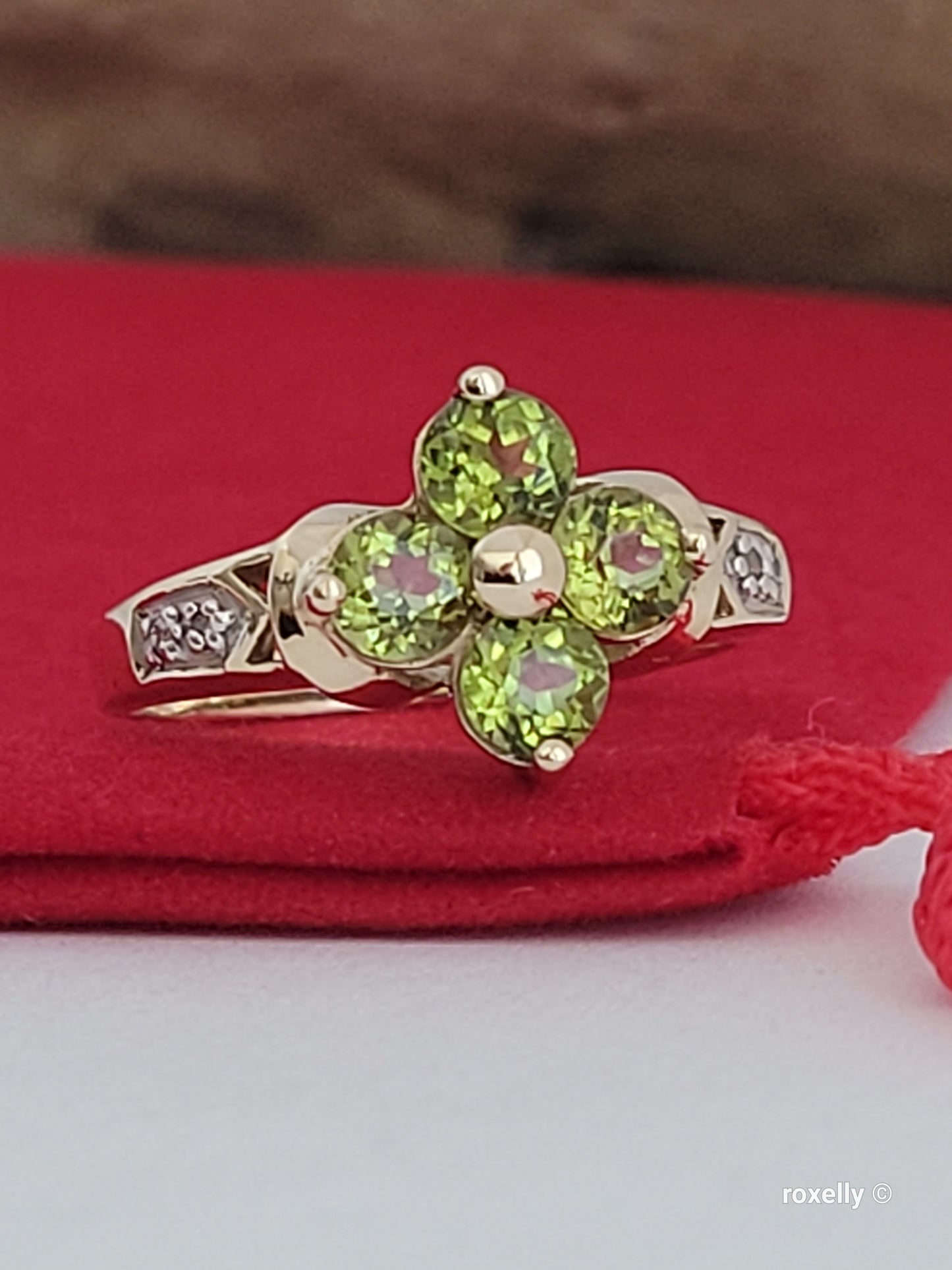 ❤️10k Size 6.5 Precious Solid Yellow Gold Peridot and Diamond Ring!