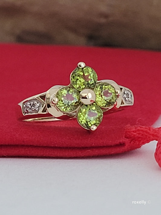 ❤️10k Size 6.5 Precious Solid Yellow Gold Peridot and Diamond Ring!
