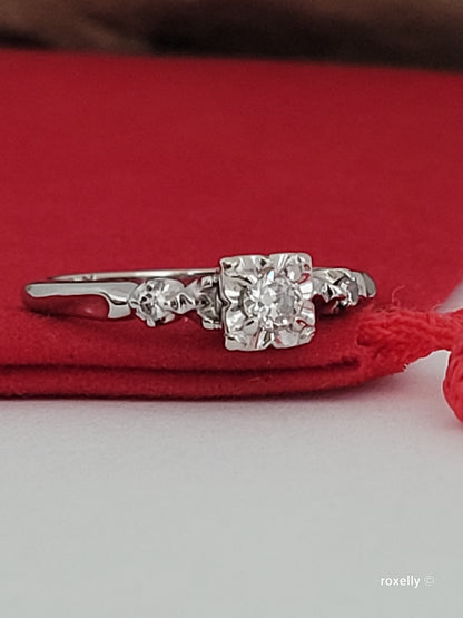 ❤️18k Size 6.75 Gorgeous Solid White Gold Genuine Diamond Art-Deco Ring!
