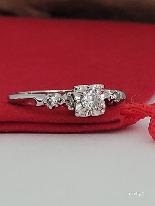 ❤️18k Size 6.75 Gorgeous Solid White Gold Genuine Diamond Art-Deco Ring!