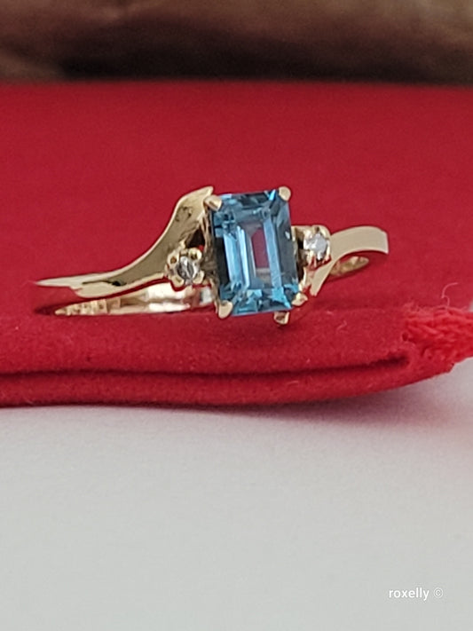 ❤️10k Size 6.25 Precious Solid Yellow Gold Blue Topaz and Diamond Ring!