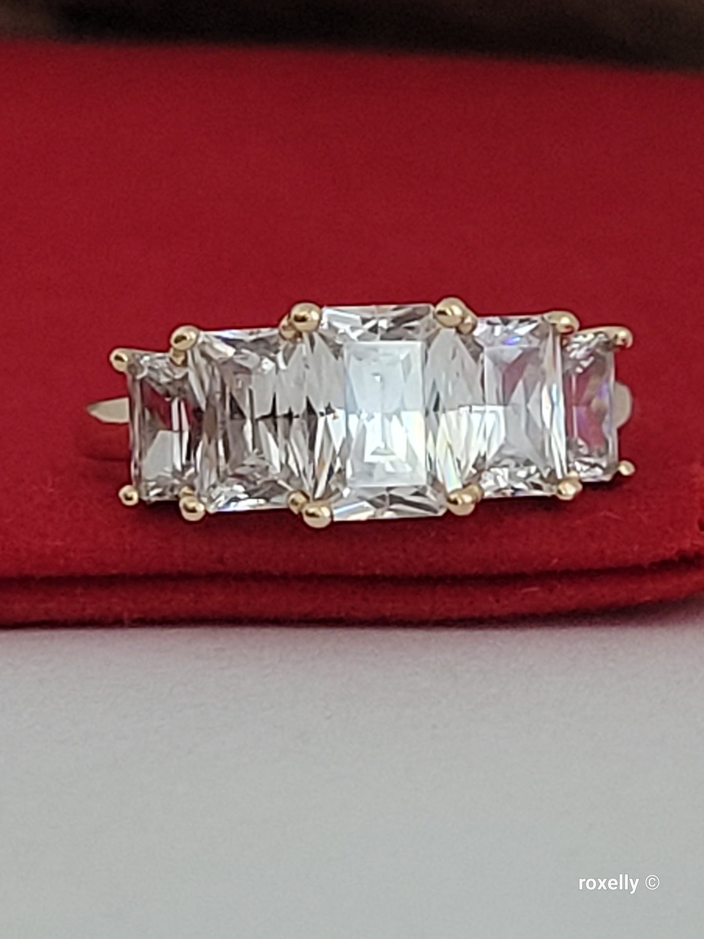 ❤️14k Size 7 Amazing Solid Yellow Gold Cubic Zirconia Ring!