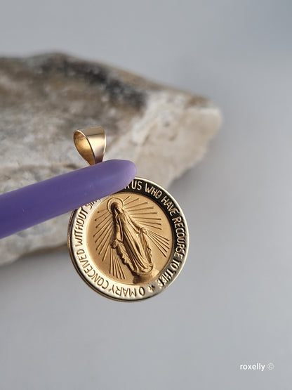 ❤️14k Precious Solid Yellow Gold Religious Blessed Mother Mary Medal!