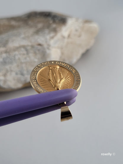 ❤️14k Precious Solid Yellow Gold Religious Blessed Mother Mary Medal!