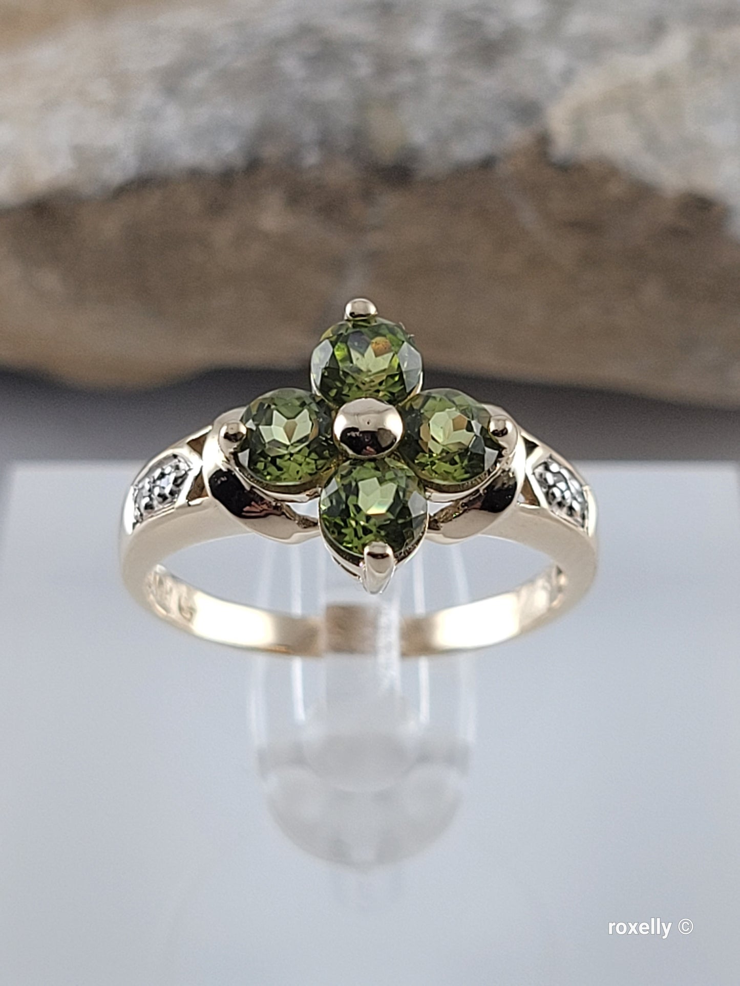 ❤️10k Size 6.5 Precious Solid Yellow Gold Peridot and Diamond Ring!