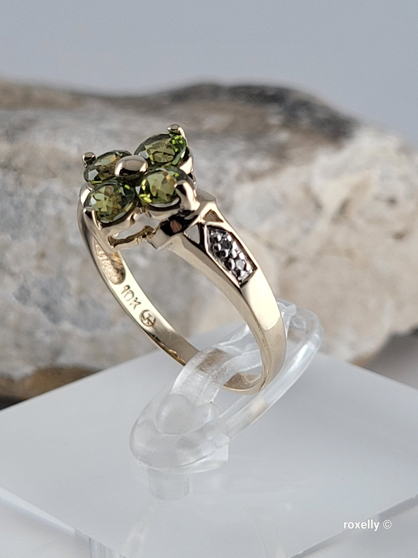 ❤️10k Size 6.5 Precious Solid Yellow Gold Peridot and Diamond Ring!