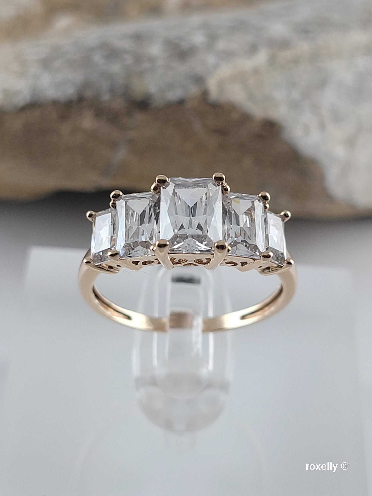 ❤️14k Size 7 Amazing Solid Yellow Gold Cubic Zirconia Ring!