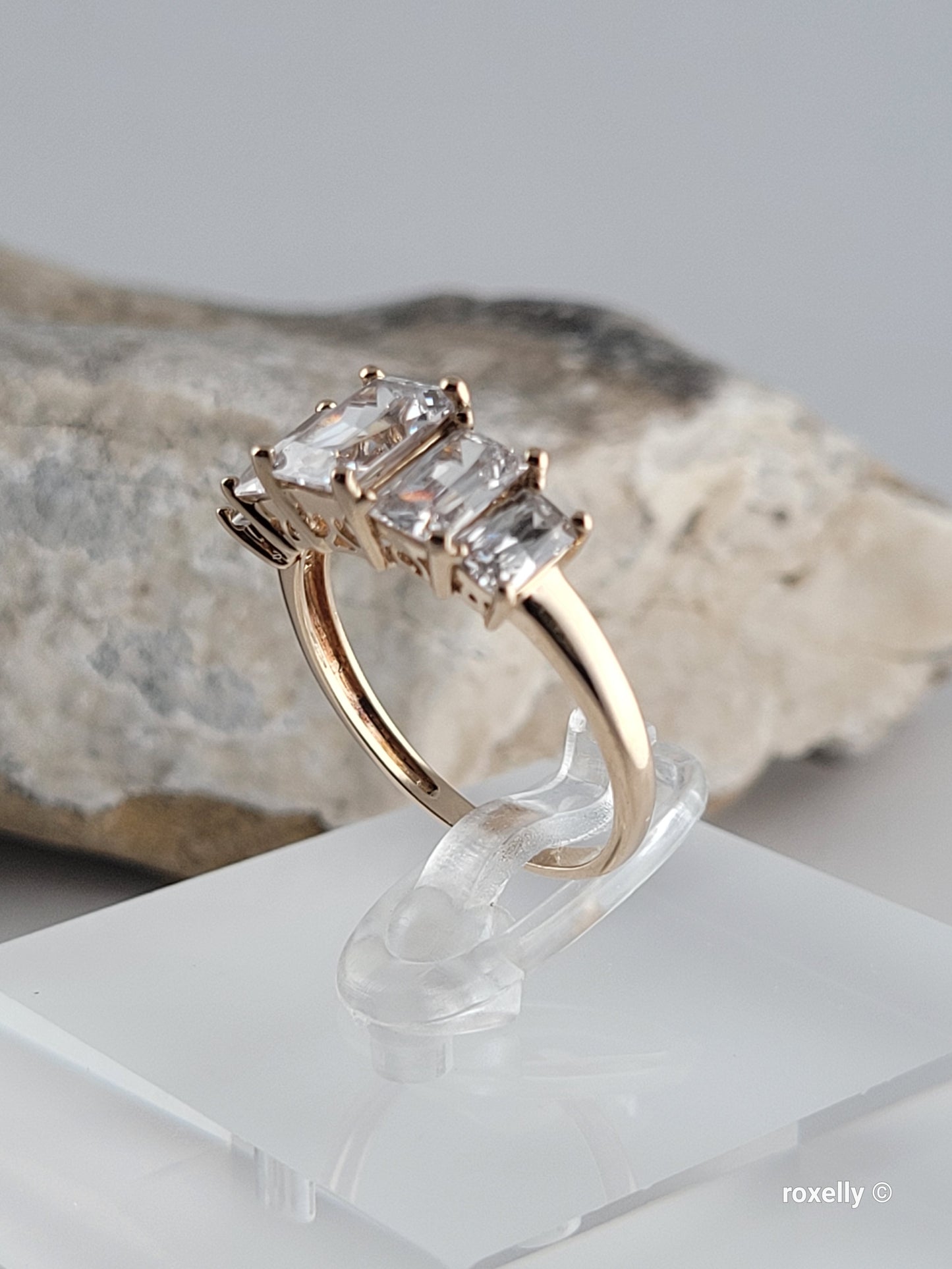 ❤️14k Size 7 Amazing Solid Yellow Gold Cubic Zirconia Ring!