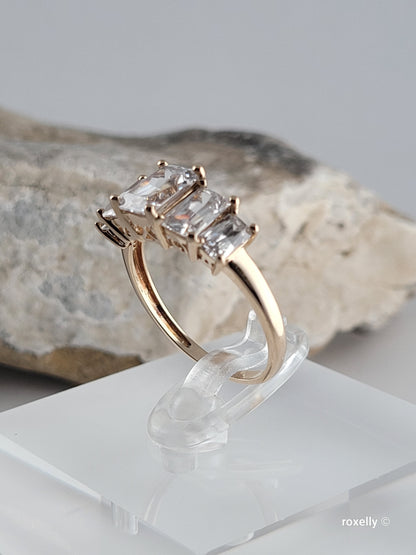 ❤️14k Size 7 Amazing Solid Yellow Gold Cubic Zirconia Ring!