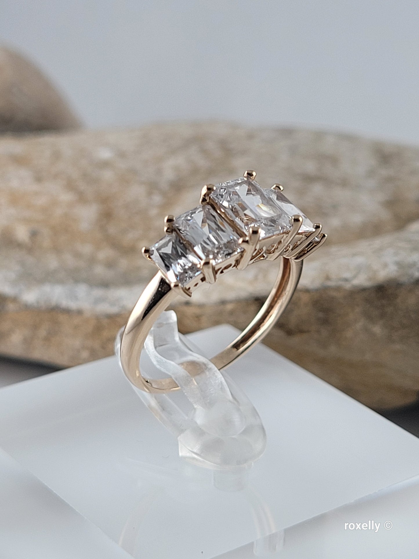 ❤️14k Size 7 Amazing Solid Yellow Gold Cubic Zirconia Ring!