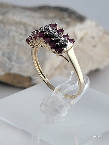 ❤️10k Size 7.5 Beautiful Solid Yellow Gold Ruby and Genuine Diamond Ring!