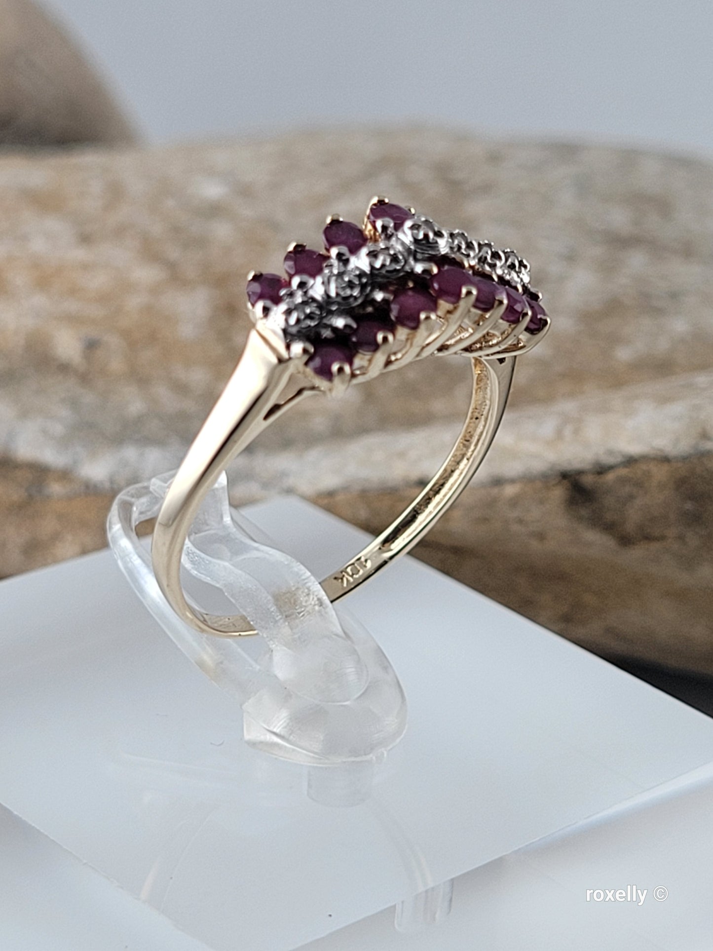 ❤️10k Size 7.5 Beautiful Solid Yellow Gold Ruby and Genuine Diamond Ring!