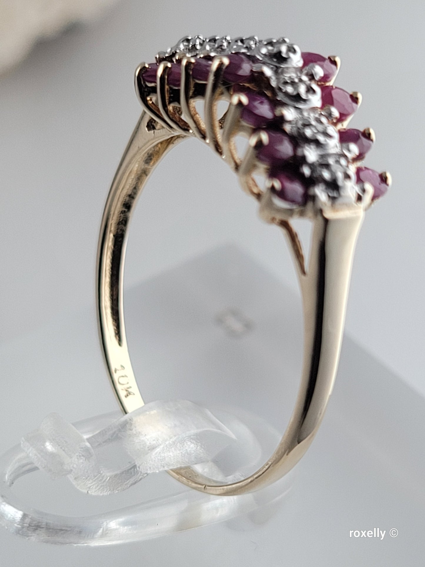 ❤️10k Size 7.5 Beautiful Solid Yellow Gold Ruby and Genuine Diamond Ring!