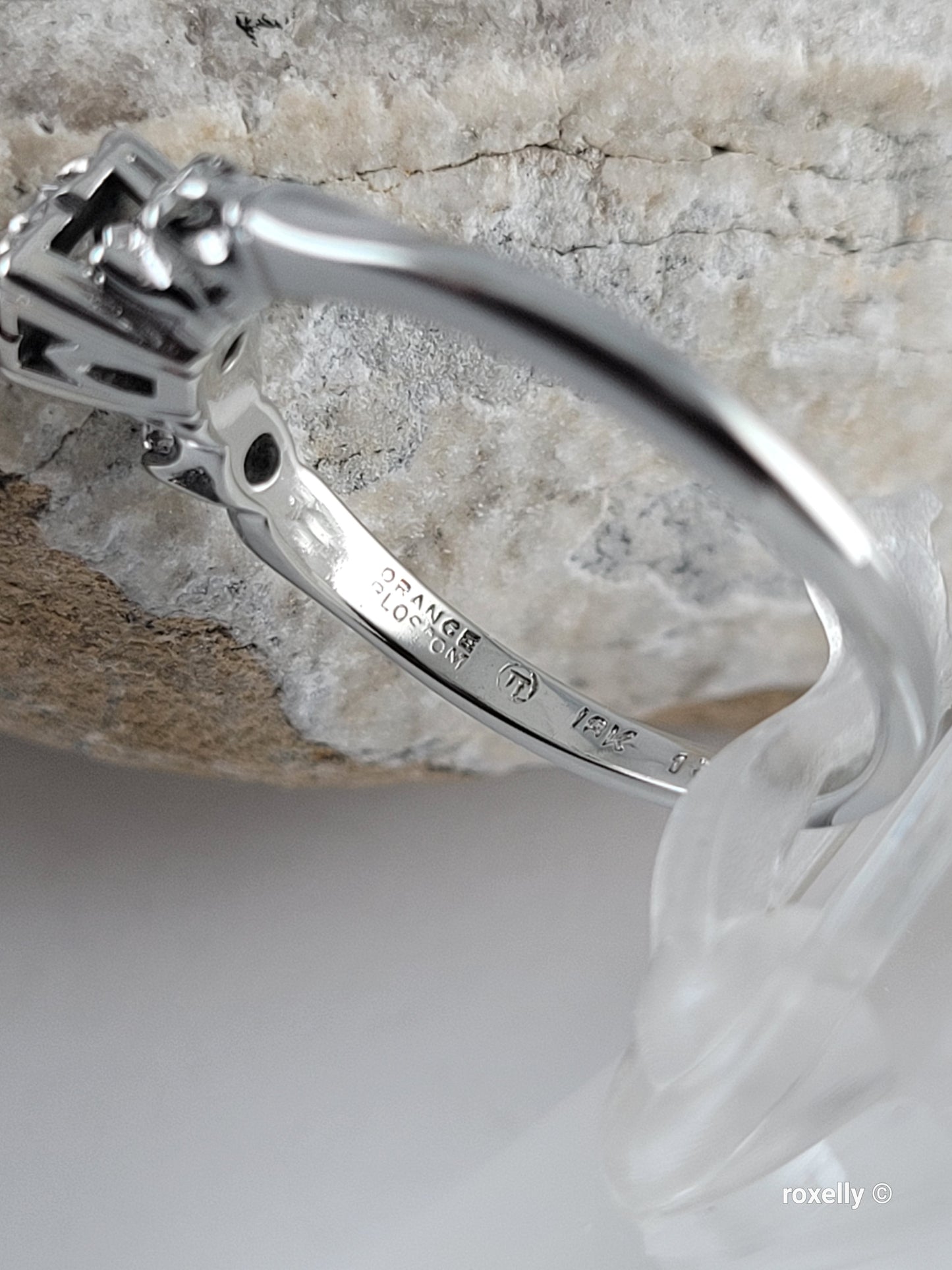 ❤️18k Size 6.75 Gorgeous Solid White Gold Genuine Diamond Art-Deco Ring!