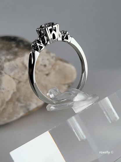 ❤️18k Size 6.75 Gorgeous Solid White Gold Genuine Diamond Art-Deco Ring!