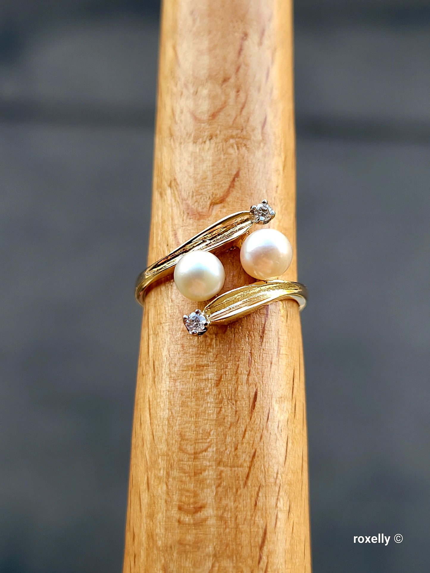 ❤️14k Size 5 Beautiful Solid Yellow Gold Fresh-Water Pearl and Diamonds Ring!