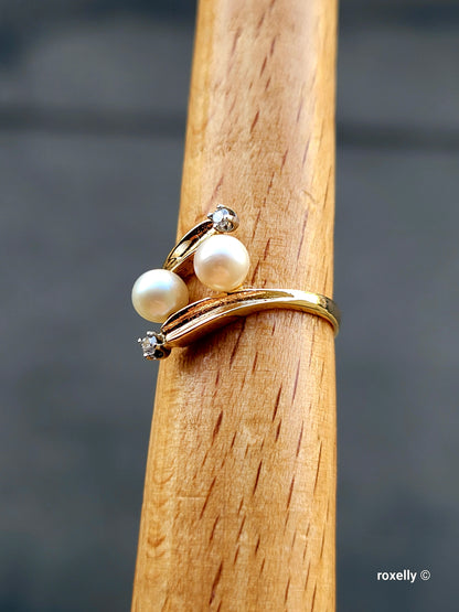 ❤️14k Size 5 Beautiful Solid Yellow Gold Fresh-Water Pearl and Diamonds Ring!