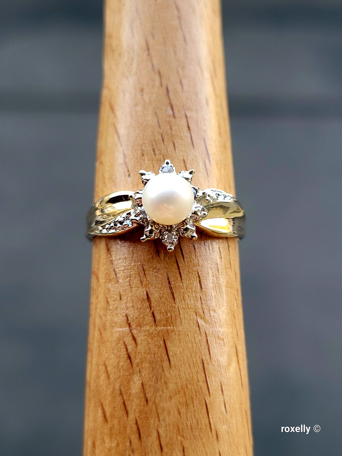 ❤️10k Size 6.75 Fancy Solid Yellow Gold Fresh-Water Pearl and Genuine Diamonds Ring!