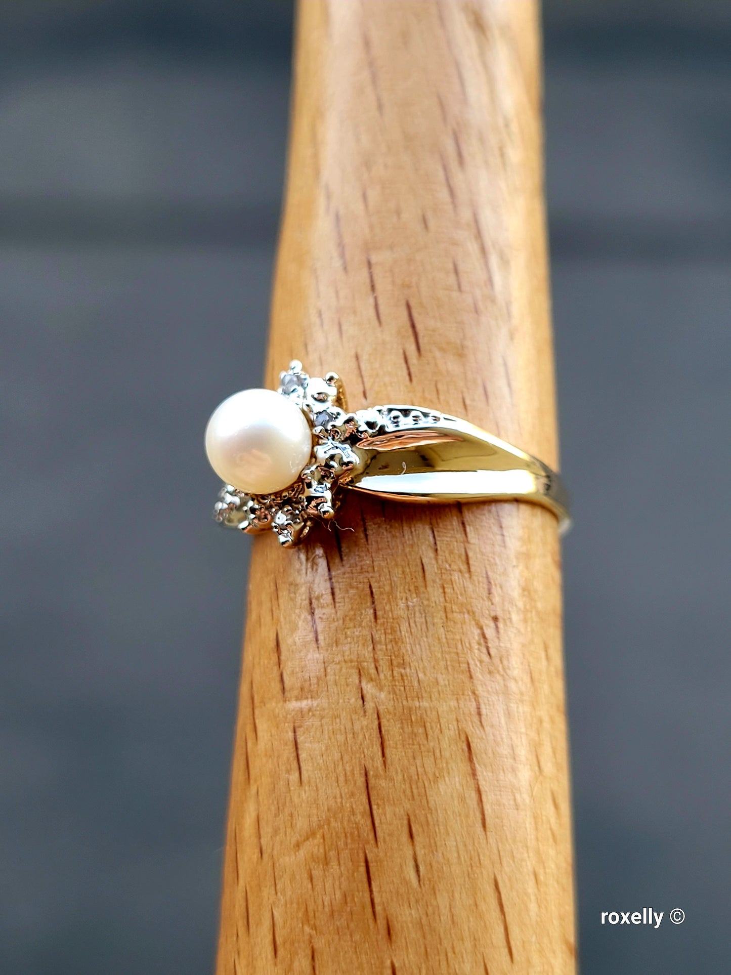 ❤️10k Size 6.75 Fancy Solid Yellow Gold Fresh-Water Pearl and Genuine Diamonds Ring!
