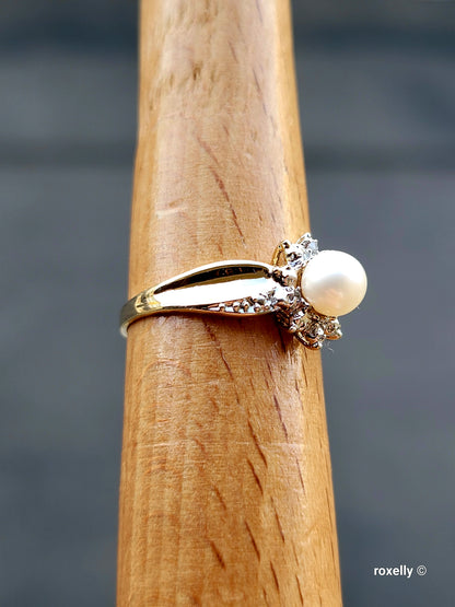 ❤️10k Size 6.75 Fancy Solid Yellow Gold Fresh-Water Pearl and Genuine Diamonds Ring!