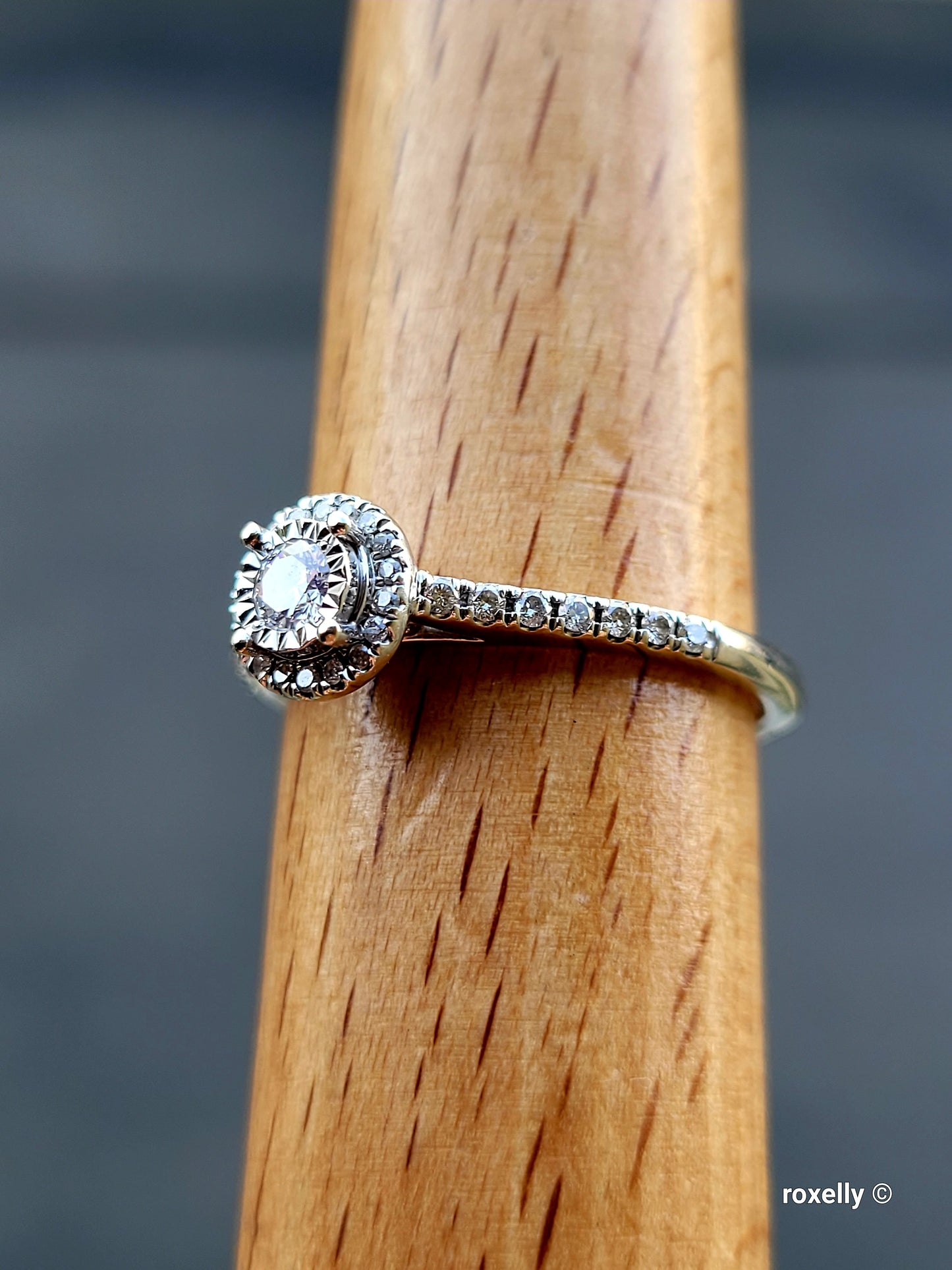 ❤️10k Size 9 Amazing Solid White Gold Moissanite and Diamonds Ring!