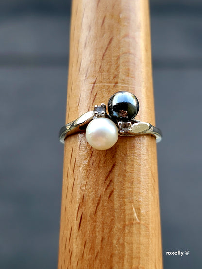 ❤️10k Size 9.25 Beautiful Solid White Gold Fresh-Water Pearl and Hematite Ring!