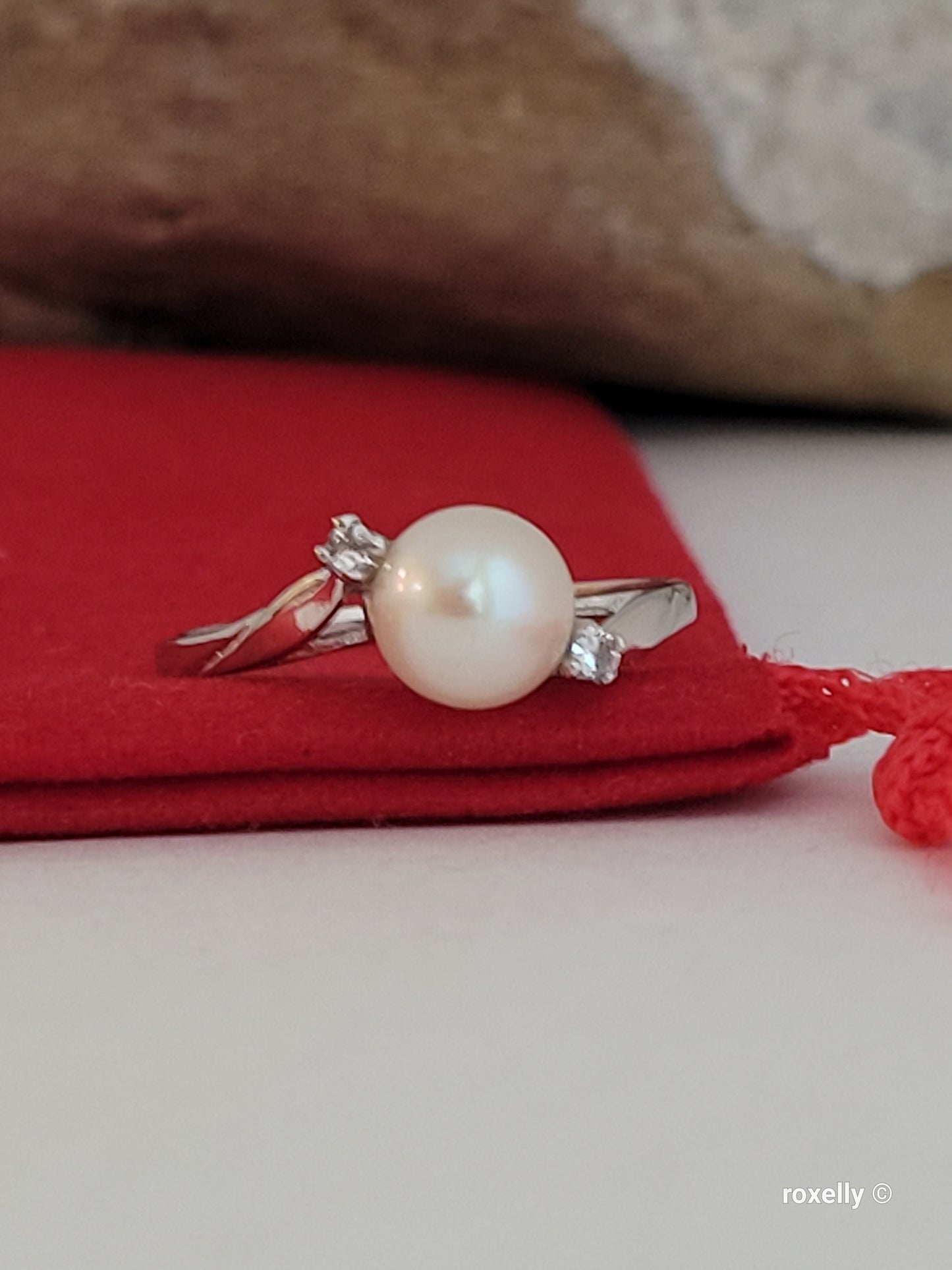 ❤️10k Size 7.25 Precious Solid White Gold Fresh-Water Pearl and White Topaz Ring!