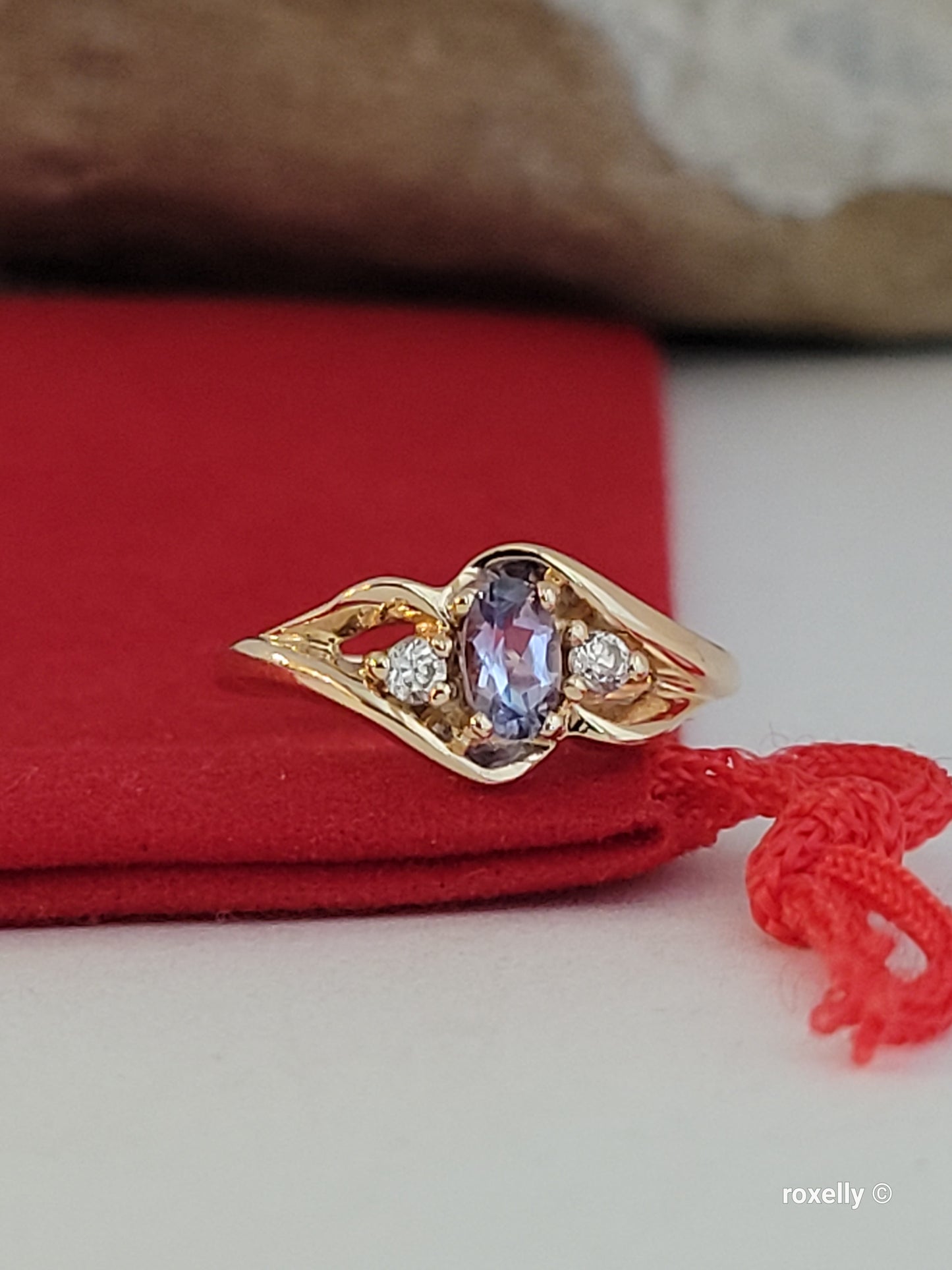 ❤️10k Size 4.5 Lovely Solid Yellow Gold Tanzanite and Cubic Zirconia Ring!