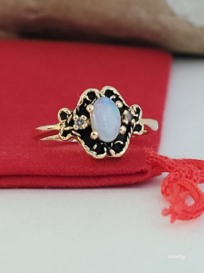 ❤️10k Size 4.75 Beautiful Solid Yellow Gold Fire Opal Ring!