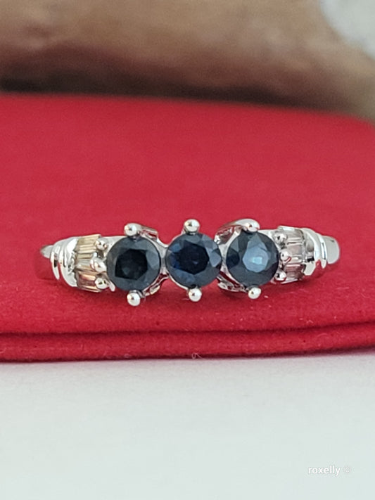 ❤️10k Size 7 Amazing Solid White Gold Dark Sapphire and Genuine Diamonds Ring!