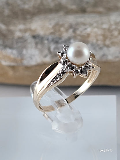 ❤️10k Size 6.75 Fancy Solid Yellow Gold Fresh-Water Pearl and Genuine Diamonds Ring!
