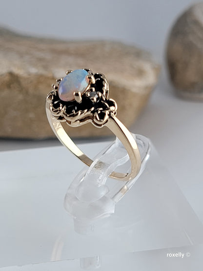 ❤️10k Size 4.75 Beautiful Solid Yellow Gold Fire Opal Ring!