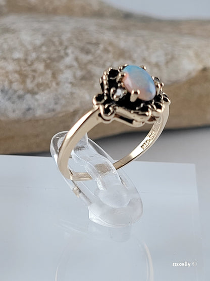 ❤️10k Size 4.75 Beautiful Solid Yellow Gold Fire Opal Ring!